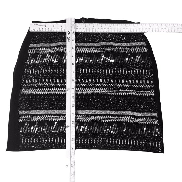 H&M. Silver / Black Sequined Front Striped Short Skirt Sz 6 Lined zippered - Picture 3 of 7
